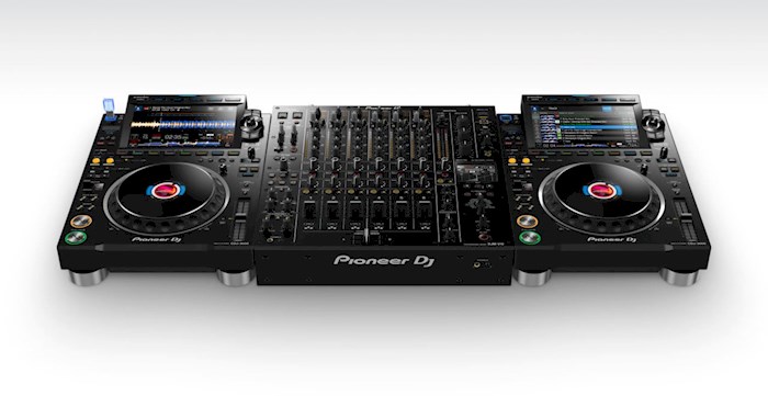 Pioneer DJ-booth: 2× CDJ-3000 en DJM-A9